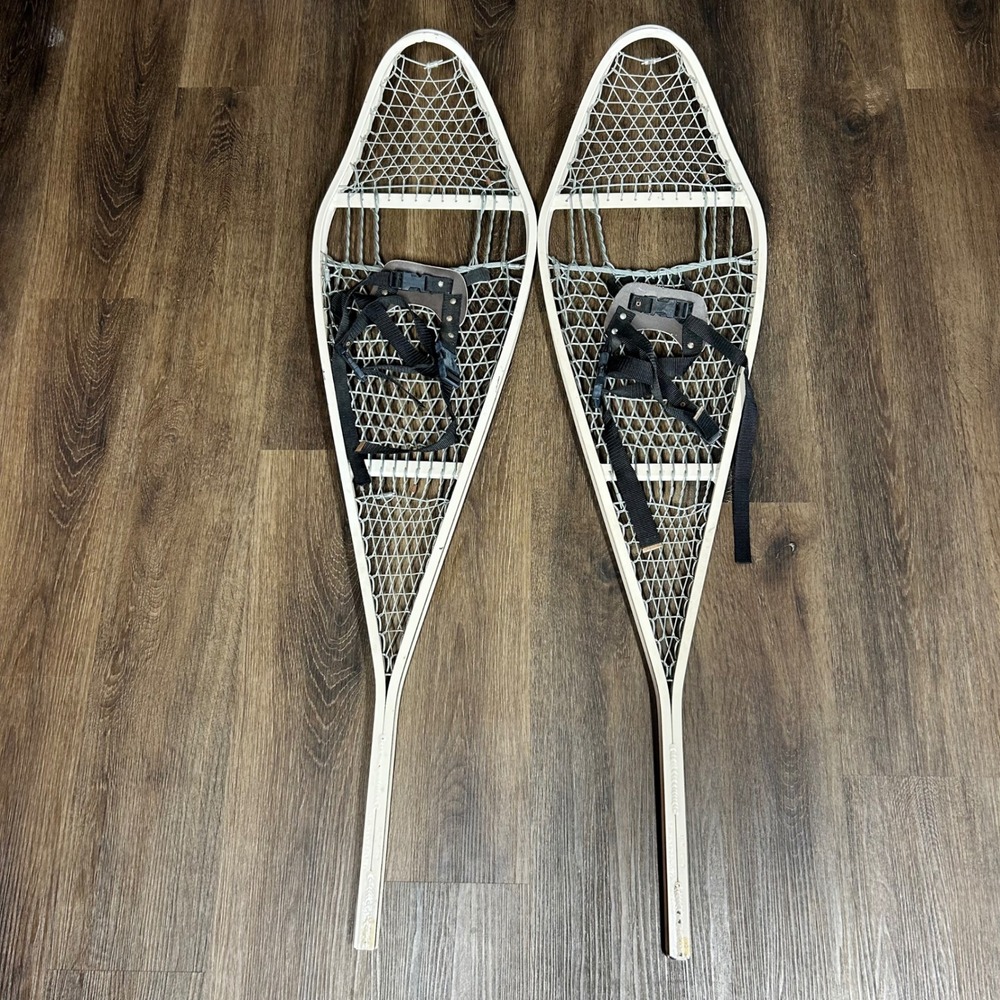 Vintage 1979 US Military Magnesium Snowshoes Flagpoles Inc White 12x47